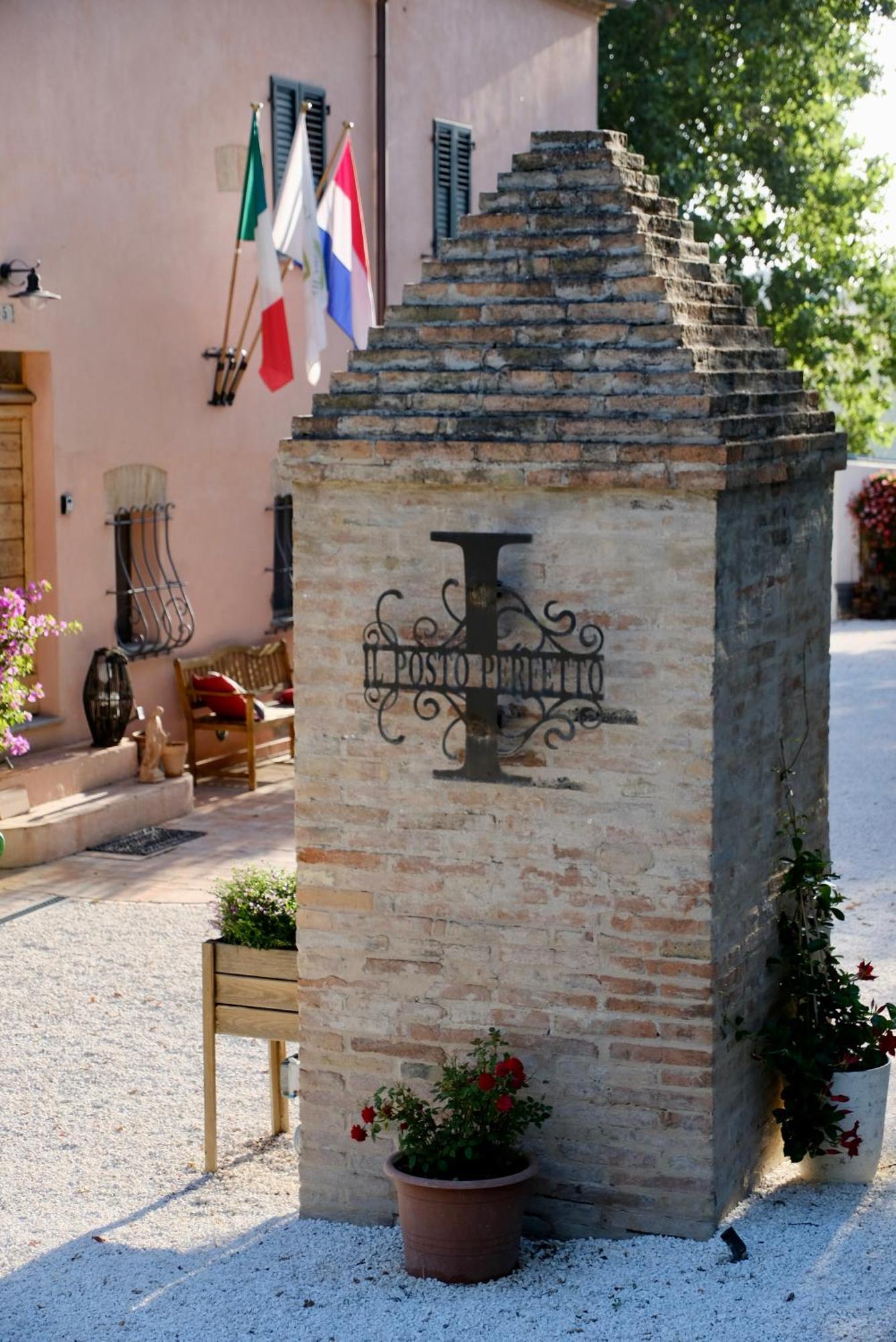 Il Posto Perfetto Bed & Breakfast Santa Maria Nuova  Bagian luar foto